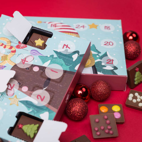 adventní kalendář, originální adventní kalendář, čokoládový adventní kalendář, luxusní adventní kalendář, firemní adventní kalendář, vánoční sladkosti, sladkosti na vánoce, vánoční čokolády, čokolády na vánoce, vánoční cukroví, čokolády na vánoční stůl, personalizované vánoční dárky, firemní vánoční dárky, vánoční dárky s personalizací
