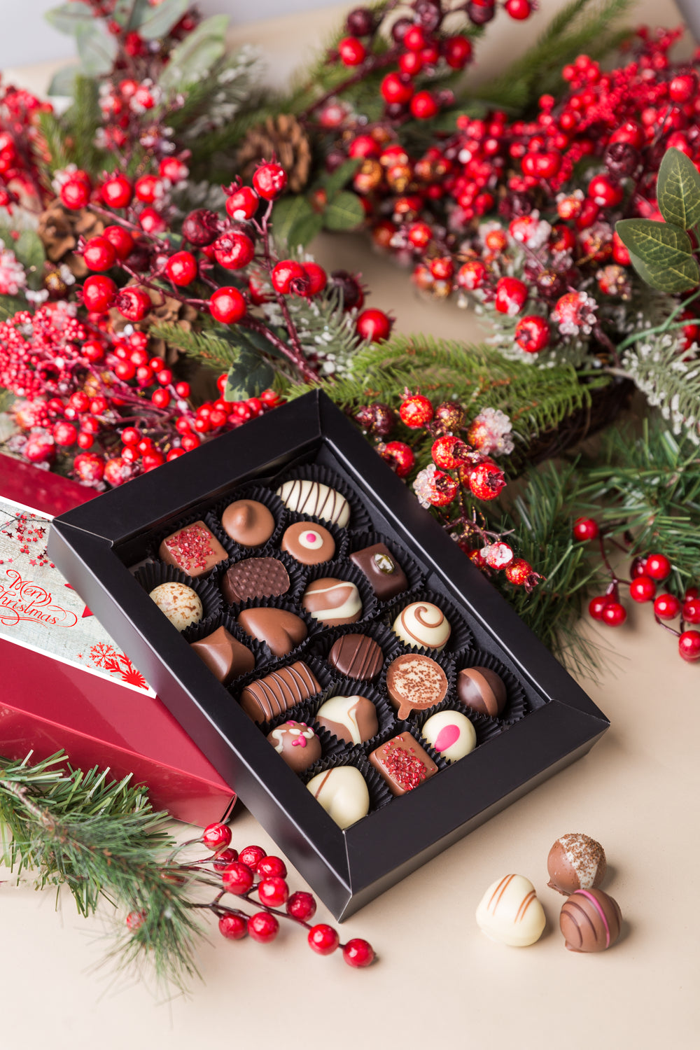 Christmas Postcard Grand red