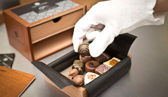 Pralinky Black L s vaším logem – 6 kusů