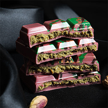 Růžová dubajská čokoláda Ruby s pistáciemi