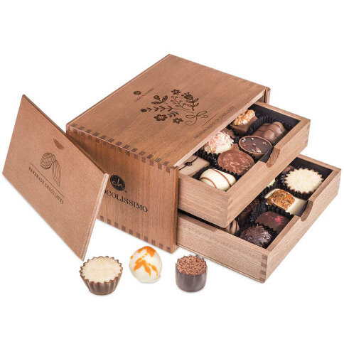 Chocolissimo - Chocolaterie s květinou - Pralinky v dřevěné krabičce 250 g