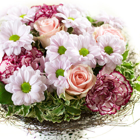 Růže, chryzantémy a hřebíčky od Chocolissimo jako dárek pro miláčka