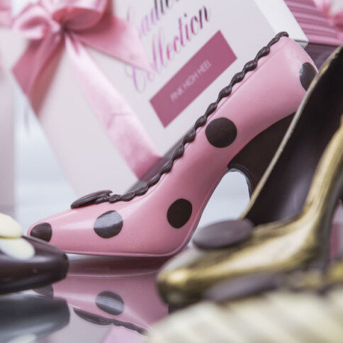 Bota z čokolády, čokoládová bota, čokoládová lodička, lodička z čokolády, dárek ke dni matek, dárek pro mámu, dárek pro ženy