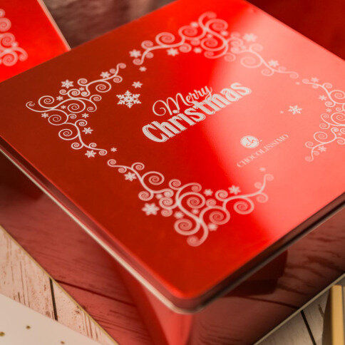 kovový box s vánoční čokoládou