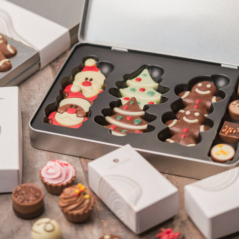 vánoční čokoládové figurky, vánoční sladkosti v plechové krabičce, vánoční figurky, vánoční čokolády v plechové krabičce, čokoládové vánoční dárky v plechové krabičce, vánoční plechová krabička