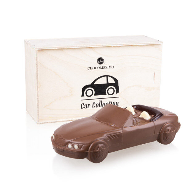 Čokoládové auto je originální dárek k promoci pro muže