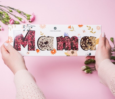 Čokoládový nápis Máma jako tip na dárek ke Dni matek 2024